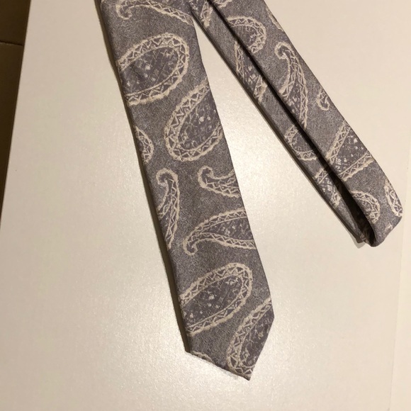 Ben Sherman paisley tie. Gift grey and white - Picture 4 of 6